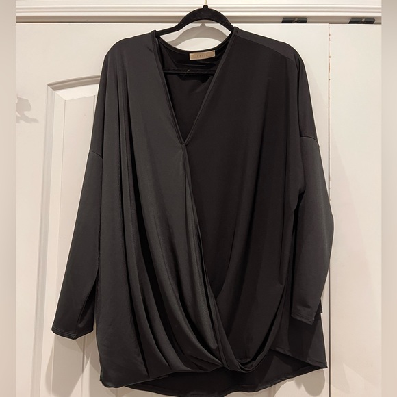Entro Black Cross Top - Picture 1 of 6